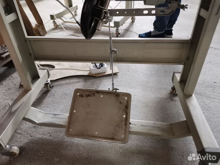 Производстводственная швейная машина Juki ddl 8700