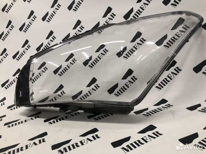 Левое стекло фары Infiniti QX80 2013-2017 LED