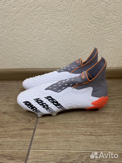 Бутсы Adidas Predator Freak+ FG