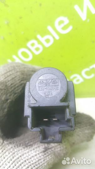 Датчик включения стоп сигнала Ford Focus 2 1.8