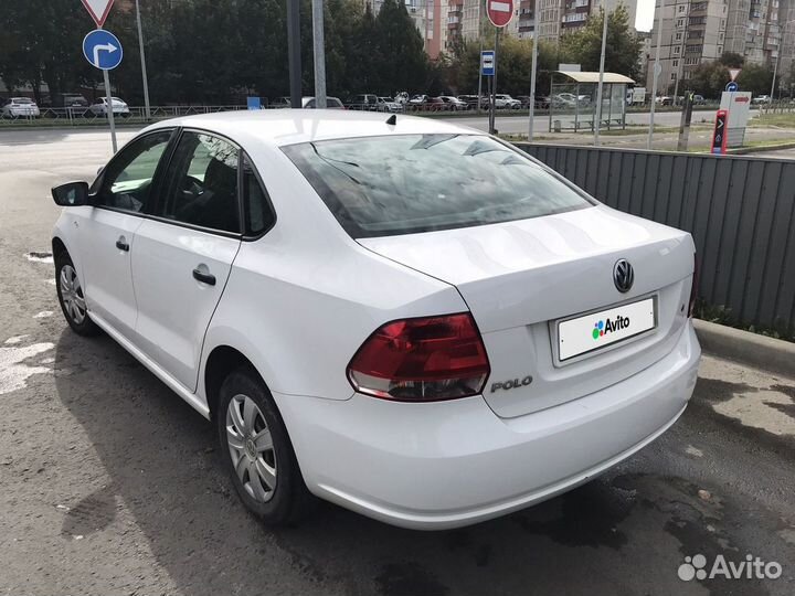 Volkswagen Polo 1.6 МТ, 2012, битый, 155 682 км