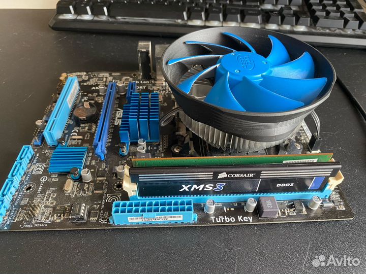 Материнская плата с процессором и оперативной памя