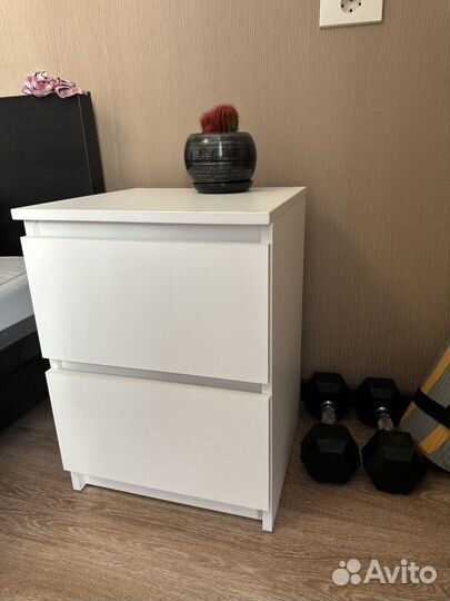 Прикроватные тумбочки