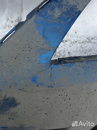 Бампер на LADA largus