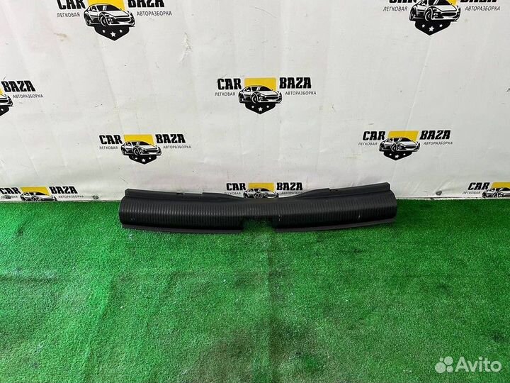 Накладка замка багажника Volkswagen Passat