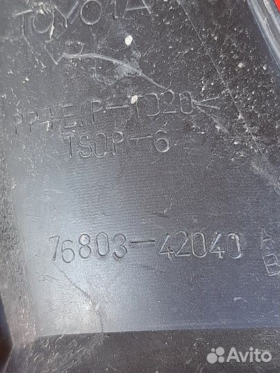 Накладка крышки багажника правая Toyota Rav4