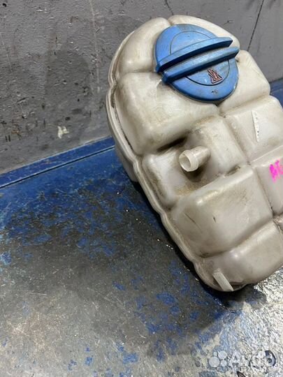 Бачок расширительный Audi A6 C7 CHV 2.8