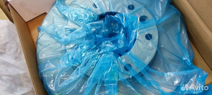 Тормозные диски + колодки Kia Carnival lll 2006+