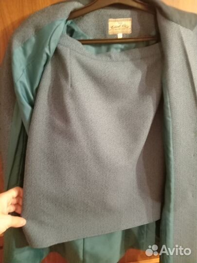 Костюм женский, пиджак с юбкой