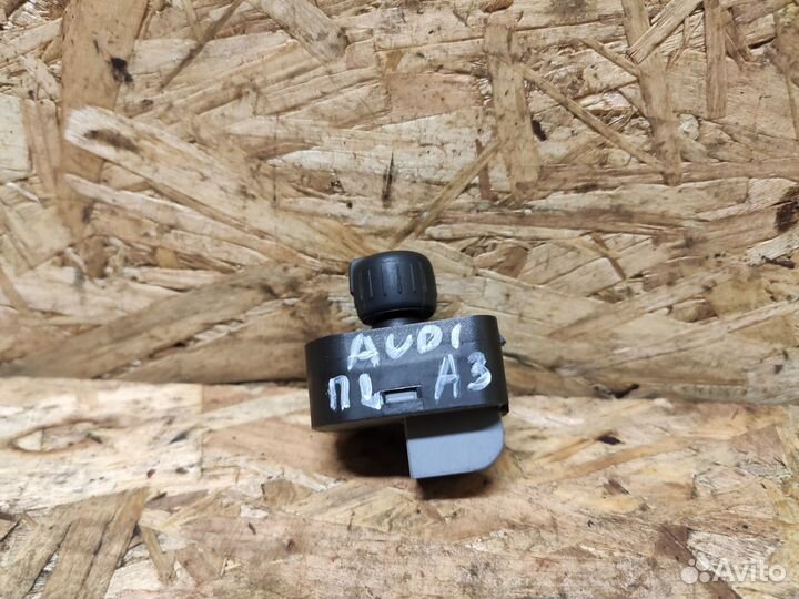 Блок управления зеркалами Audi A3 8P рест 2