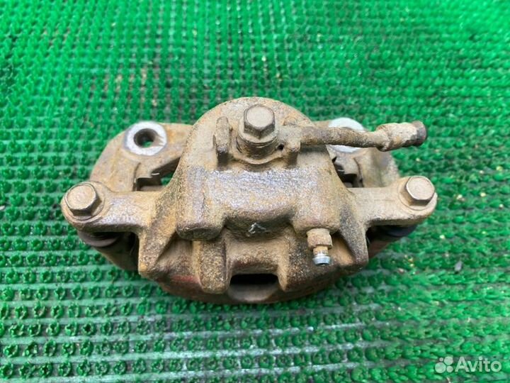 Суппорт передний левый Hyundai Solaris RB G4FC