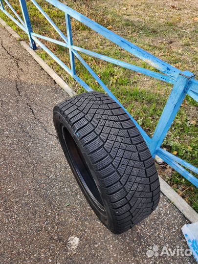 Pirelli Ice Zero FR 215/55 R17