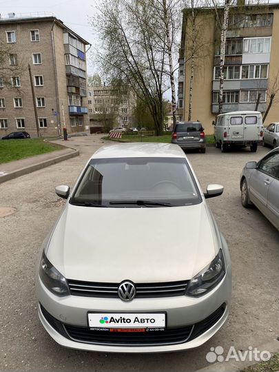 Volkswagen Polo 1.6 AT, 2011, 154 176 км