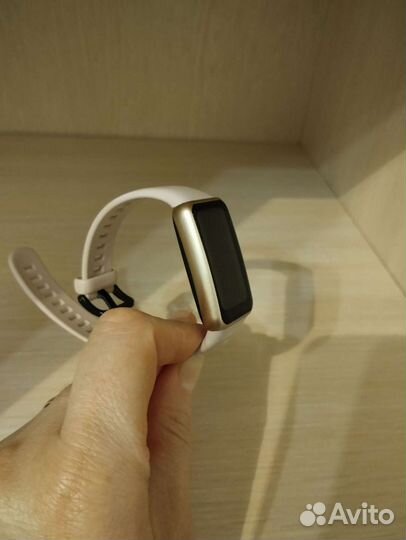 Фитнес браслет huawei band 6