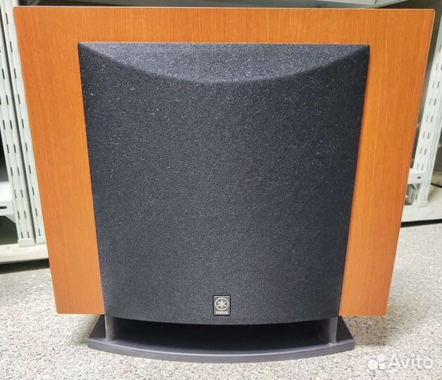 Сабвуфер Yamaha YST-FSW100