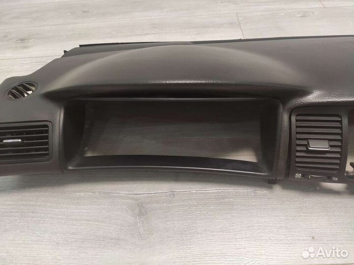 Торпедо Тойота королла 120 кузове