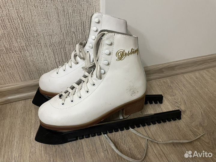 Коньки фигурные женские 37 размер