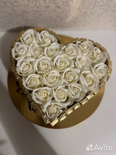 Букет из мыльных роз и шоколада