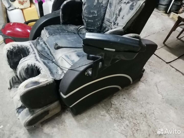 Массажное кресло