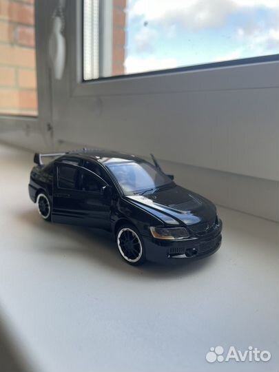 Mitsubishi lancer evolution IX 9. В масштабе 1:32