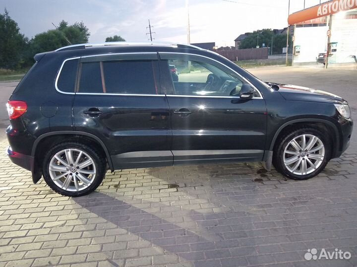 Volkswagen Tiguan 2.0 AT, 2011, 208 000 км