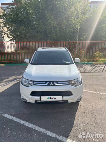 Mitsubishi Outlander 3.0 AT, 2014, 178 250 км