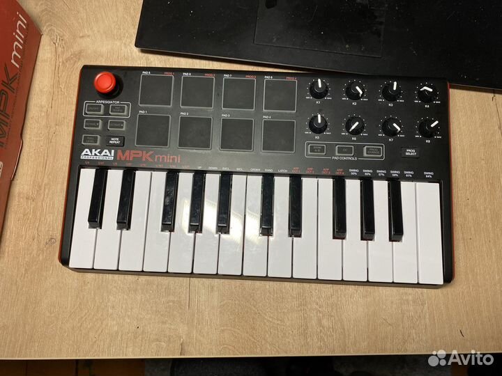 Midi клавиатура akai mini mk2