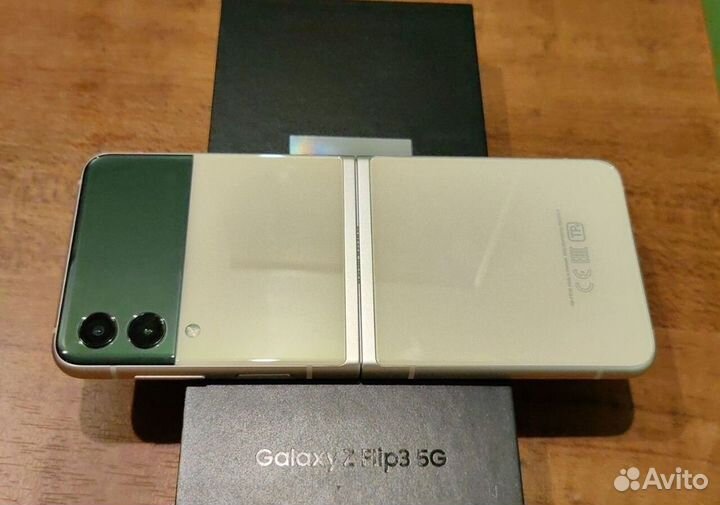 Samsung Galaxy Z Flip3 5G, 8/256 ГБ