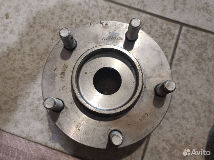 Ступица передняя Chrysler 95-08 Dodge 95-07