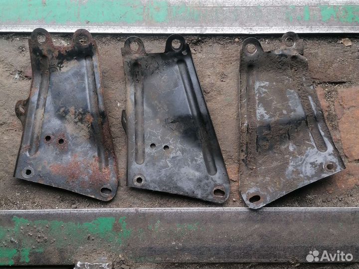 Крепление переднего подрамника меган 2