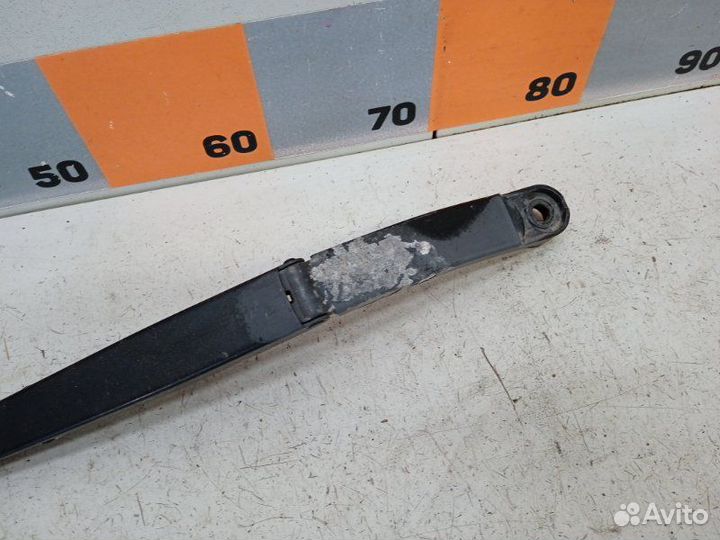 Поводок стеклоочистителя передний правый Nissan