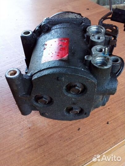 Компрессор кондиционера mitsubishi