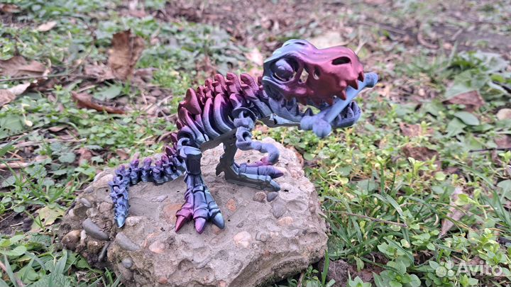 Динозавр игрушка