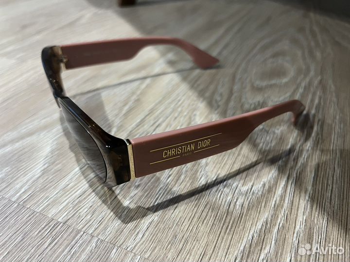 Солнцезащитные очки диор