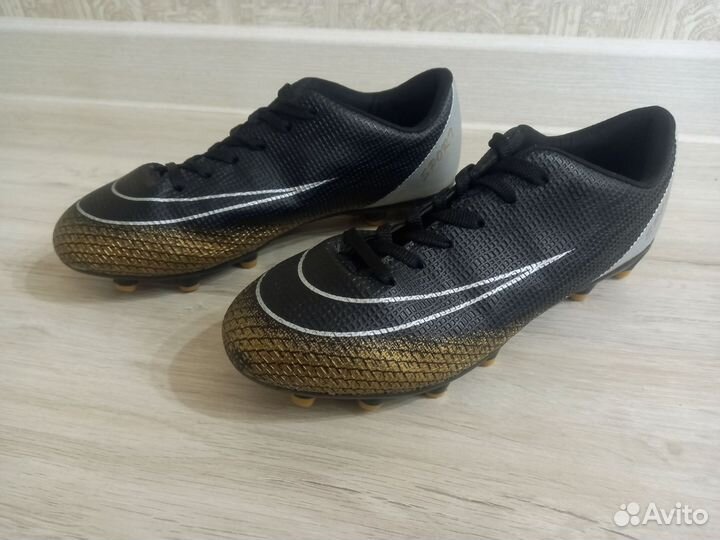 Футбольные бутсы