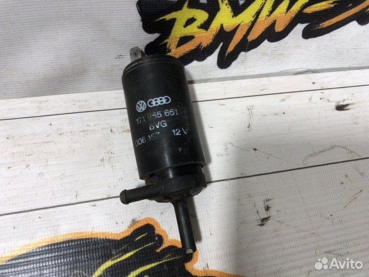 Насос омывателя Audi Coupe 81/85 1985