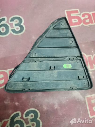 Решетка бампера Ford Focus BK 2011 перед. лев. (б