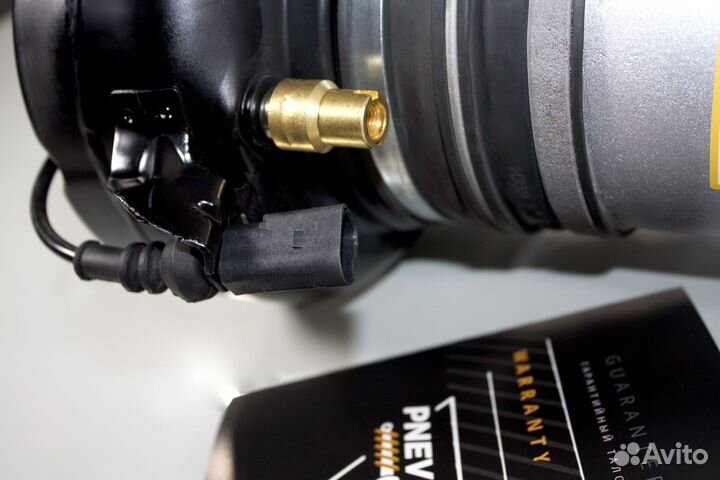 Задняя пневмостойка Audi A8 D4