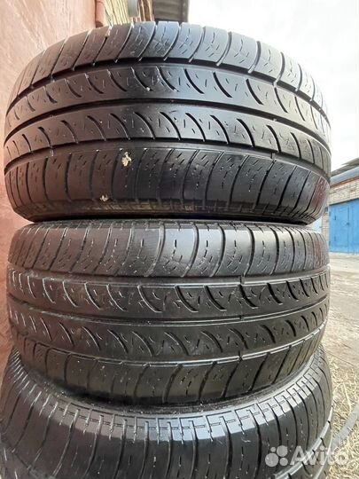 Cooper CS4 Touring 215/65 R17 99T