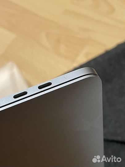 Macbook pro 15 2016 touch bar 256gb