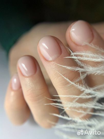 Маникюр с покрытием гель-лаком