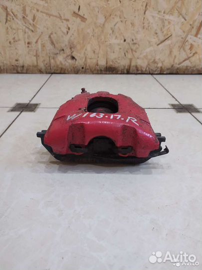 Тормозной суппорт передний правый Mercedes-Benz W1