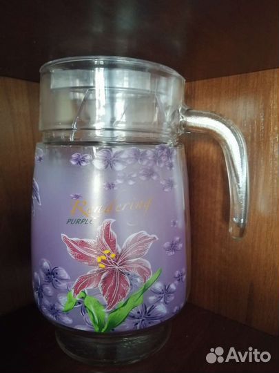 Кувшин со стаканами