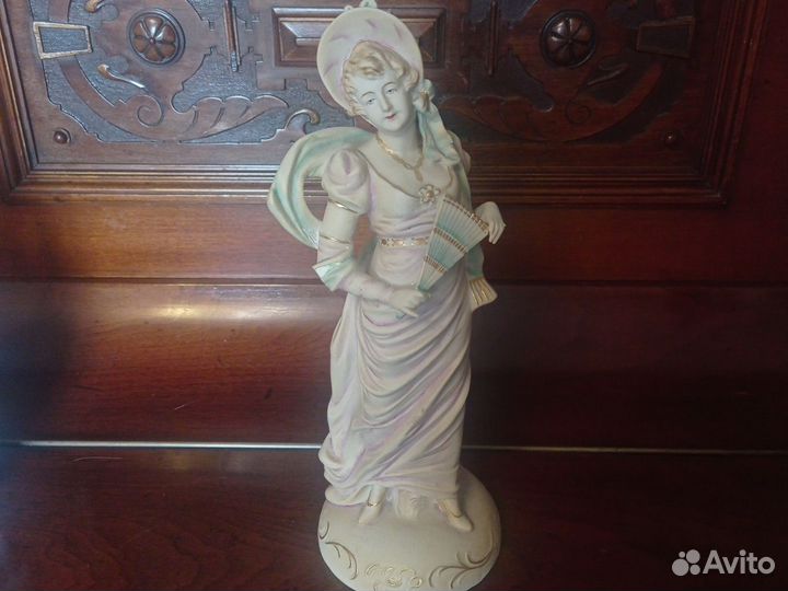 Статуэтка фарфор антик