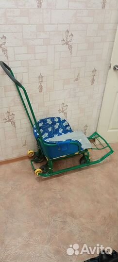 Детские санки с выдвижными колесами