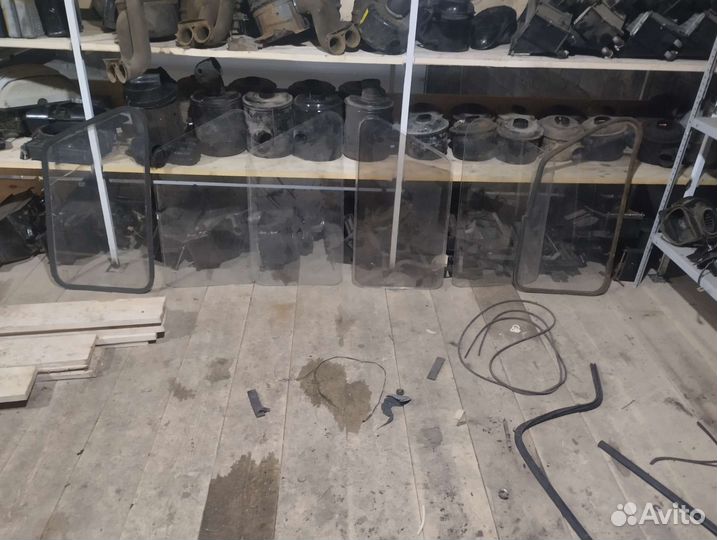 Заднее боковое стекло крыши на УАЗ