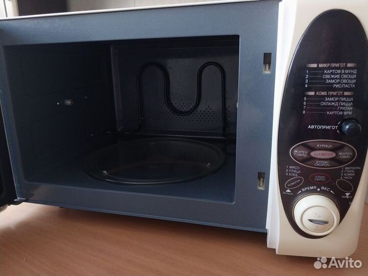 Микроволновую печь LG большую.с Грилем