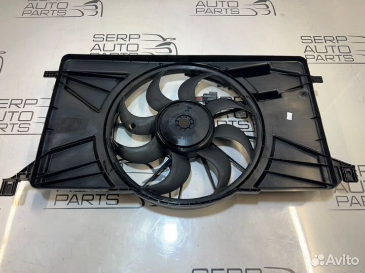 Вентилятор радиатора Ford Focus 3 CB8 1.6L duratec
