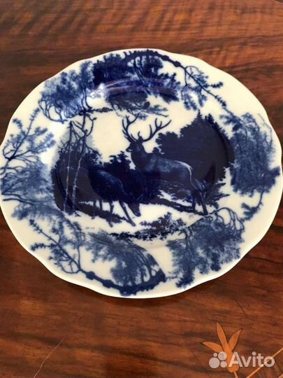 Декоративная тарелка с оленями Дулёво