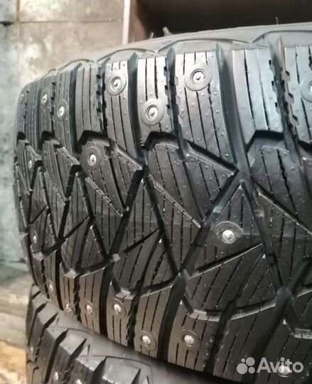 Goodyear Ultragrip 600 225/55 R17
